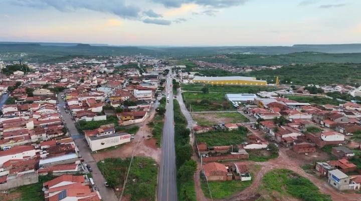 Prefeito Evilásio Mateus acompanha equipe da empresa que vai fazer a duplicação do trecho na BR-316 em Araripina