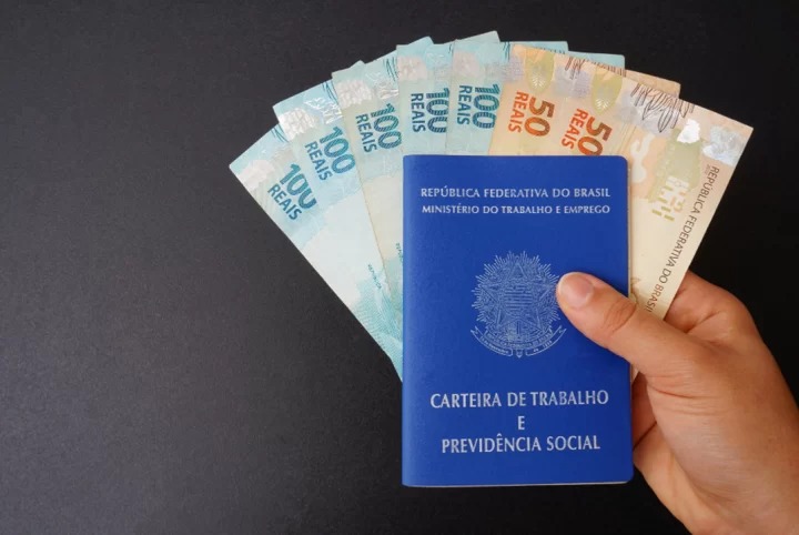 Governo confirma salário mínimo de R$ 1.621 a partir de 2026