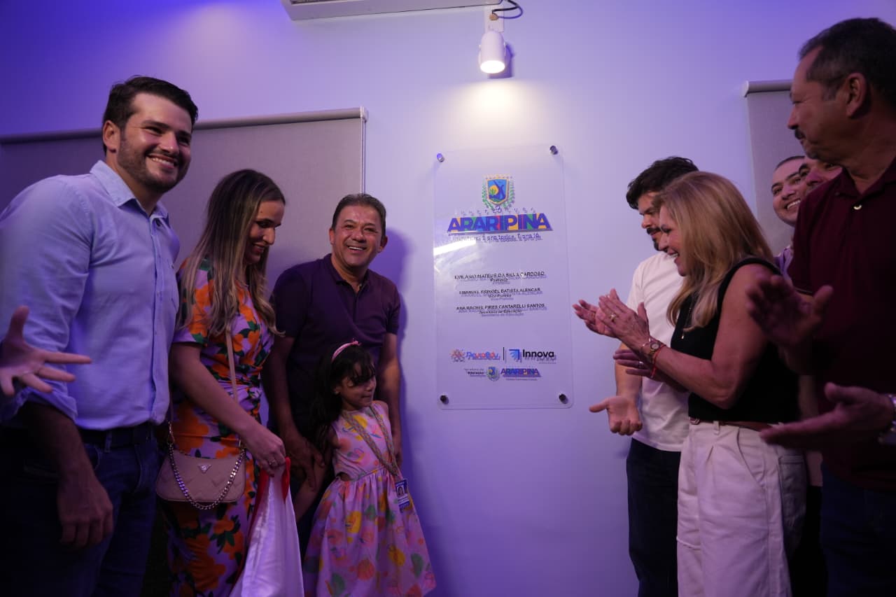 Prefeito de Araripina Evilásio Mateus inaugura nova escola no Cavalete e primeira Sala Azul na rede municipal.