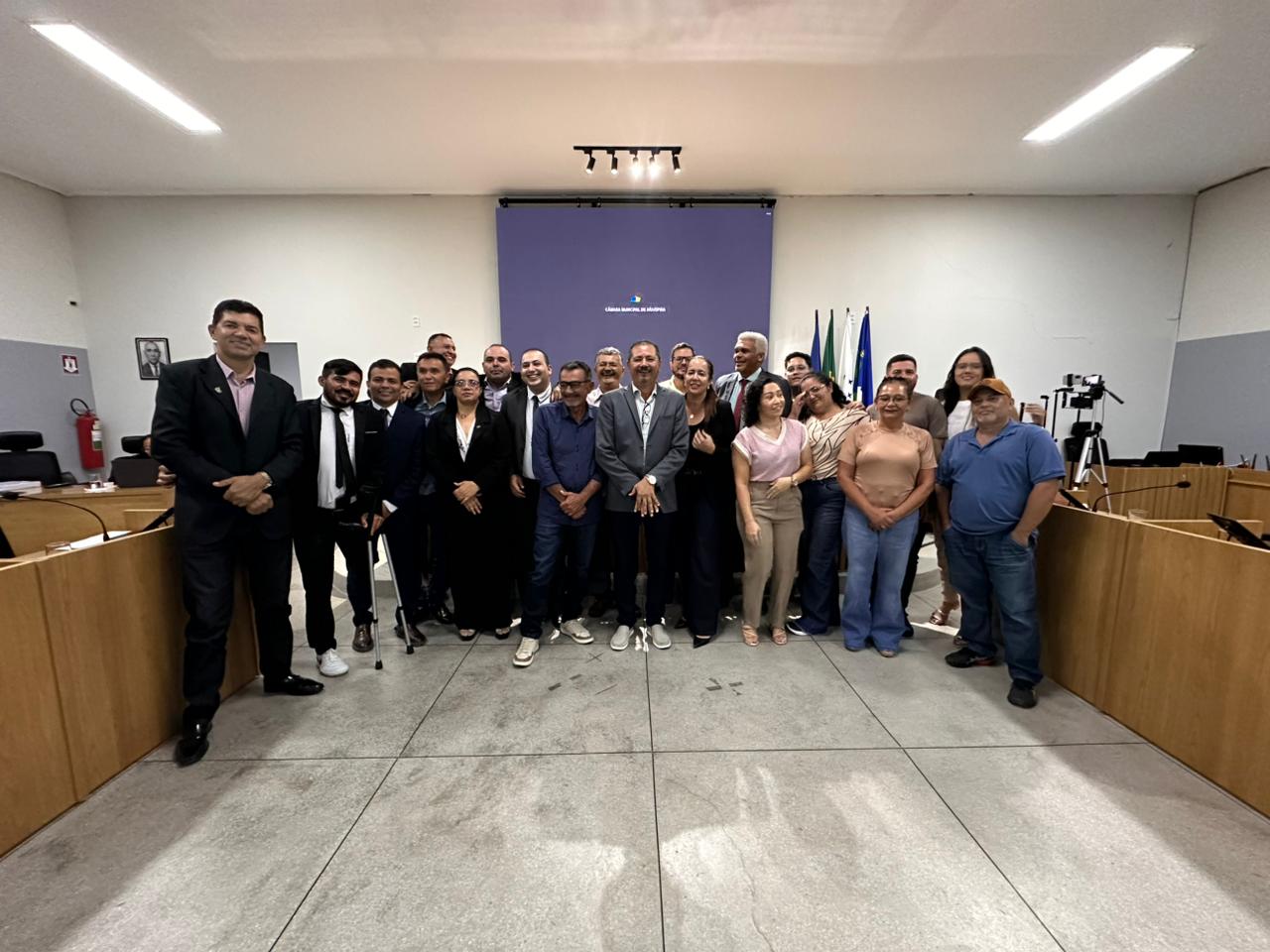 Câmara Municipal presta uma justa homenagem ao saudoso Pai do vereador Francisco Edivaldo.