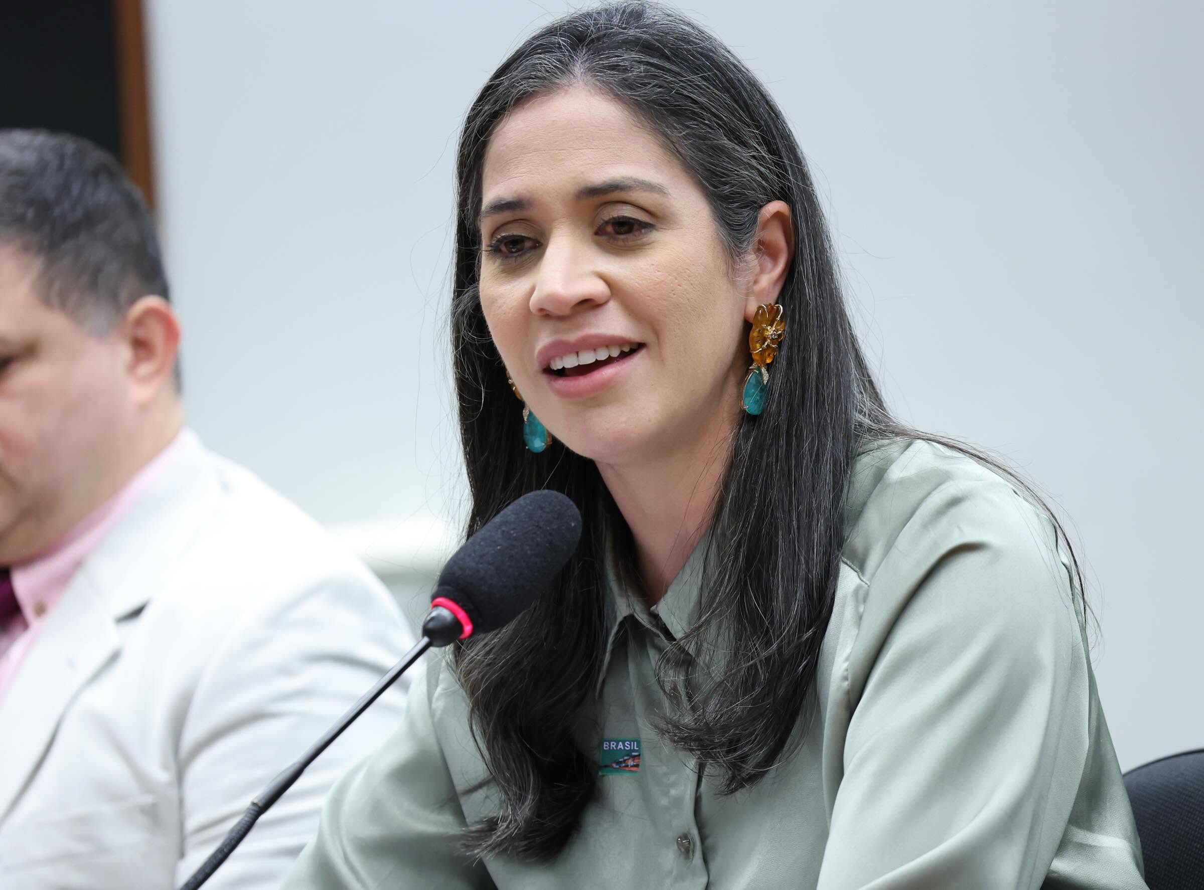 Deputada Iza Arruda destina R$ 2,1 milhões para a saúde de Araripina e reforça atendimento em todo o Sertão do Araripe